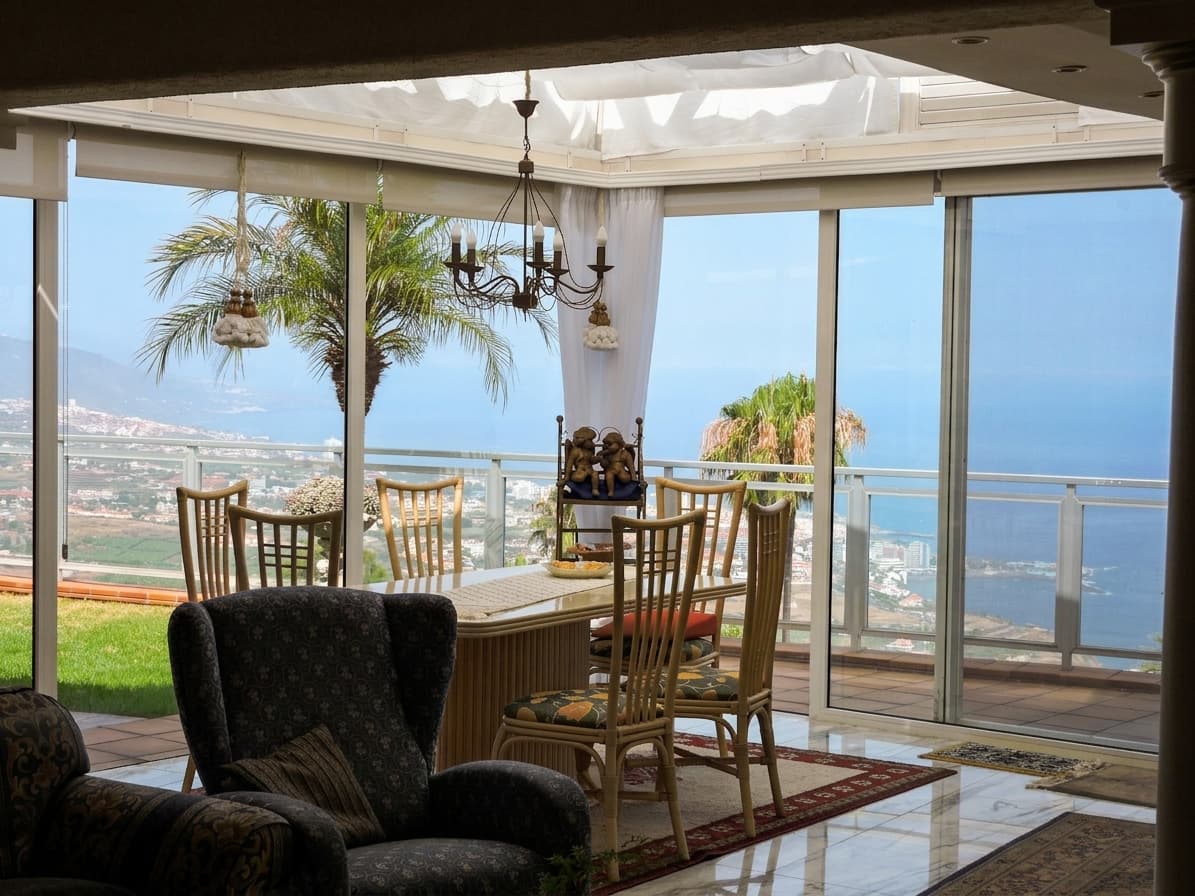 Zuhause unter der Sonne Teneriffas: Villa mit unverbaubarem Meerblick in Santa Ùrsula zu verkaufen!