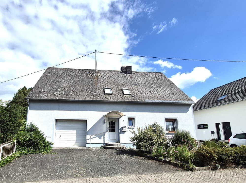 Rapperath: 1-2 Familienhaus mit Garage, Stellplätzen und Garten in sonniger Ortsrandlage