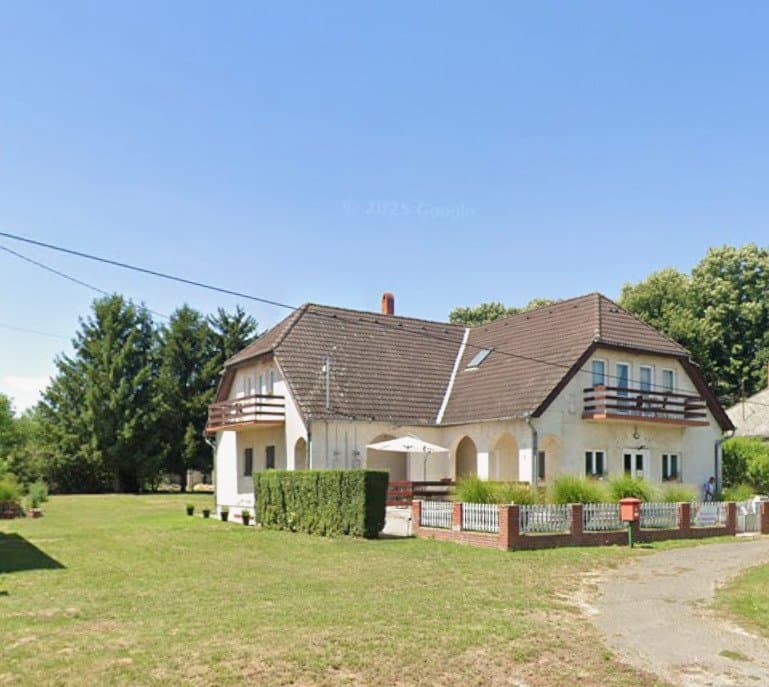 (BAA) Renoviertes Einfamilienhaus für die große Familie in guter Lage zu vermieten