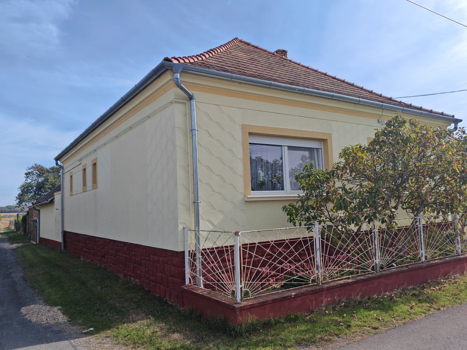 (BAA) Komplett renoviertes Landhaus in ruhiger Lage