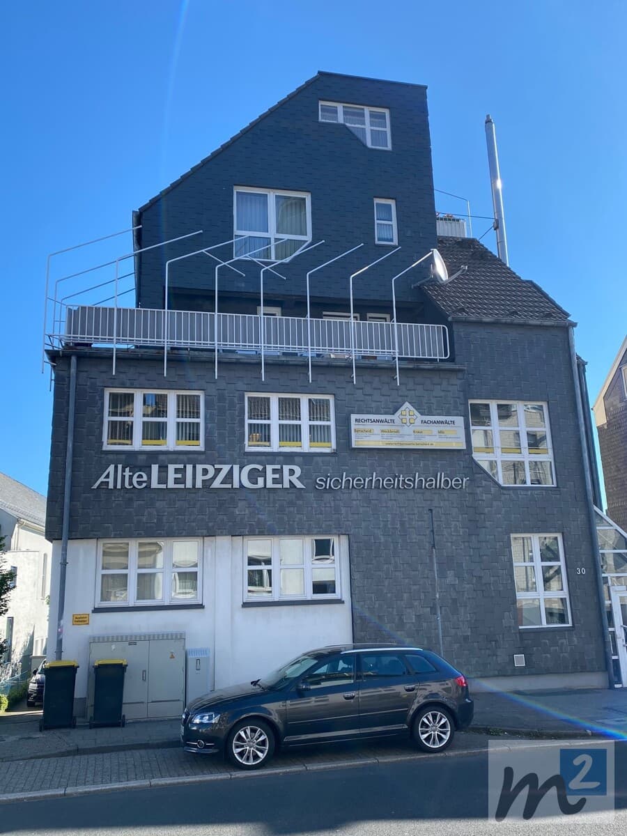 2 Zimmer Wohnung mit Galerie, zwei Balkone, RS-Zentrum