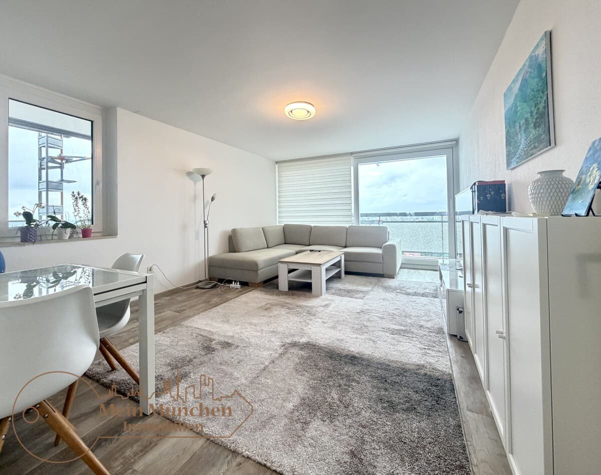 Ohne Käuferprovision: 12. Stock - freie 2-Zimmer-Wohnung mit Nordost-Ausrichtung