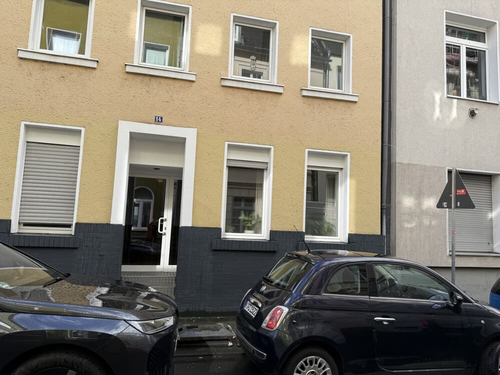 Wohnen im Erdgeschoss links in Köln Deutz