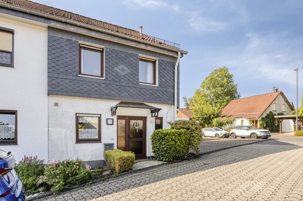 Reihenendhaus mit Ausbaureserve in ruhiger Lage von Lennep