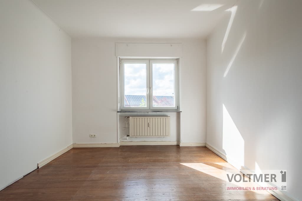 ALTBAUCHARME - großzügige 4-Zimmer-Wohnung mit Balkon in Spiesen-Elversberg!