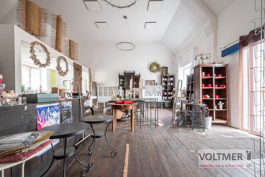 LADENATELIER - großzügige Ladenfäche mit Hof und Parkplätzen in Kohlhof!
