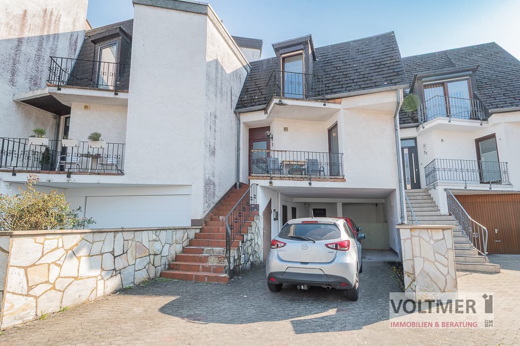 RÜCKZUGSORT - Reihenmittelhaus mit Balkonen, Terasse und Garten in ruhiger Lage von Homburg!