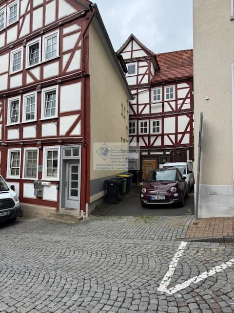 Saniertes Ensemble aus 2 großen miteinander verbundenen Fachwerkhäusern mit über 500m² WFl!