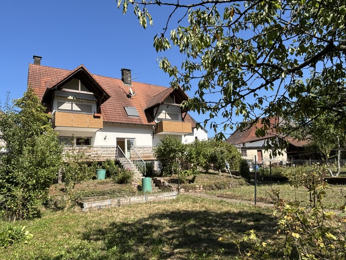 Viel Potenzial für die große Familie - Zweifamilienhaus in Ortsrandlage von Muggensturm!