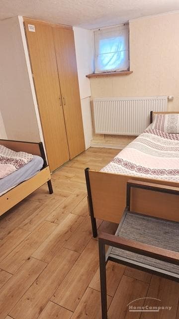 Isernhagen, Modernisierte möblierte 3 Zimmer Firmenwohnung, großer Parkplatz, Grill und Gartennutzung für bis zu 6 Personen