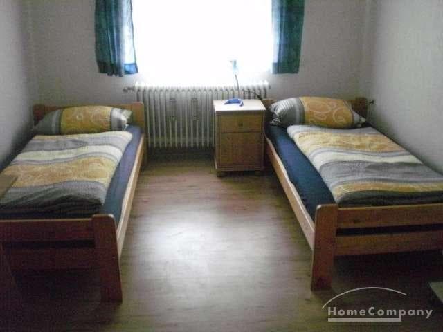 Isernhagen, Modernisierte möblierte 3 Zimmer Firmenwohnung, großer Parkplatz, Grill und Gartennutzung für bis zu 6 Personen