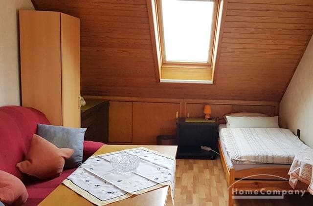 Hildesheim, Einfach möblierte Wohnung mit 3 Betten 7 km nördlich von Hildesheim