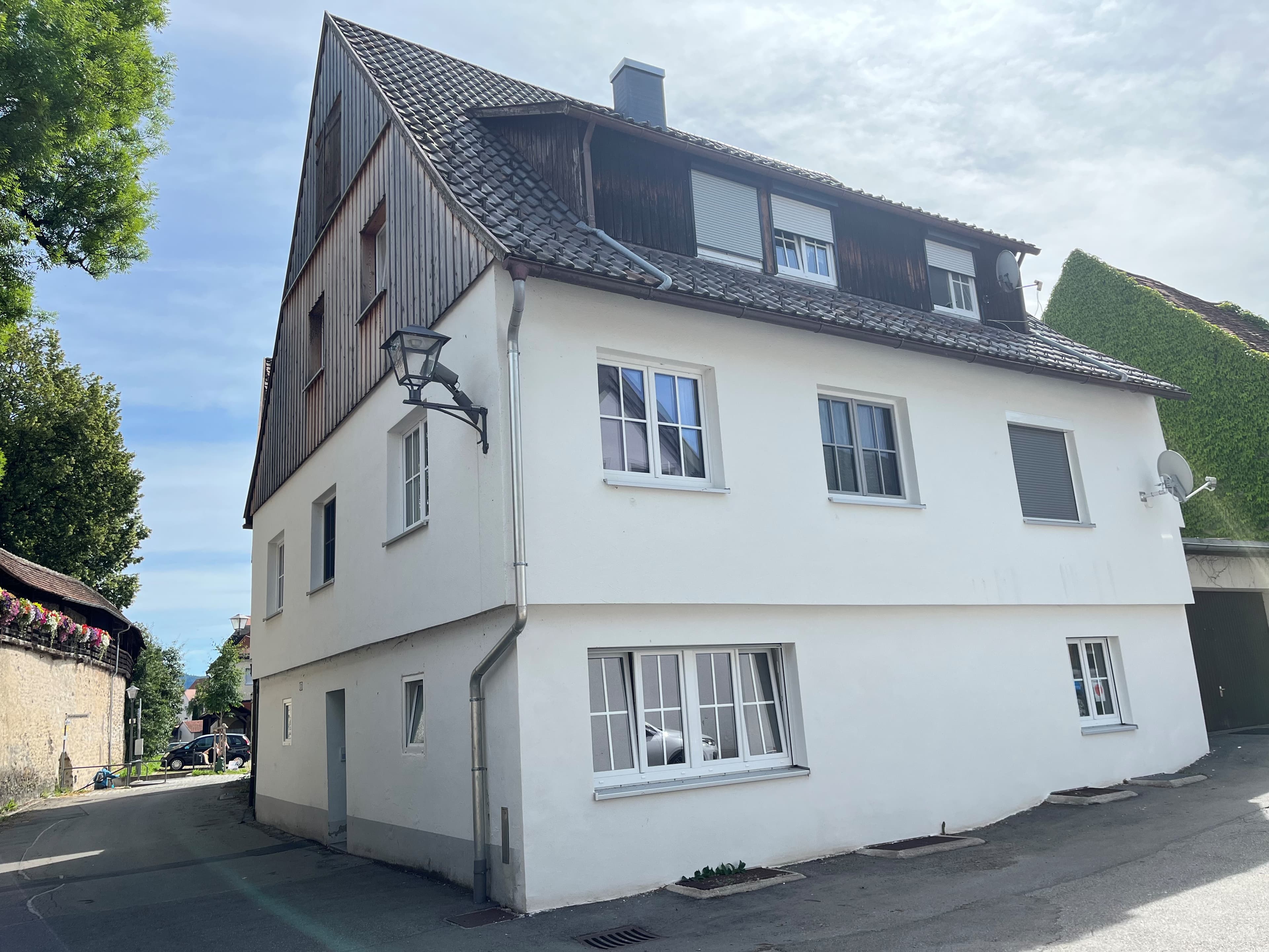 Liebhaberobjekt: Komplett sanierte 3,5 Zi-Whg. im Rokoko/ Klassizismus Stil ohne Balkon