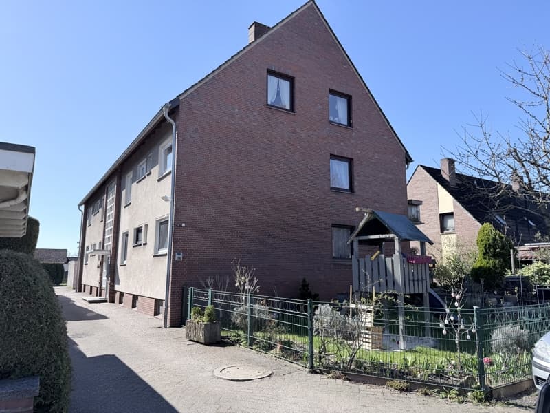 Solides Mehrfamilienhaus mit 6 Wohnungen in fantastischer Wohnlage von Stuhr. Faktor 17