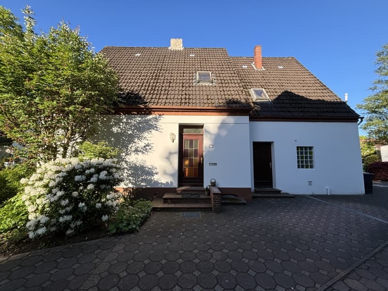 Charmantes Ein-/Zweifamilienhaus mit großem Garten in Bremen-Schönebeck – viel Potenzial!