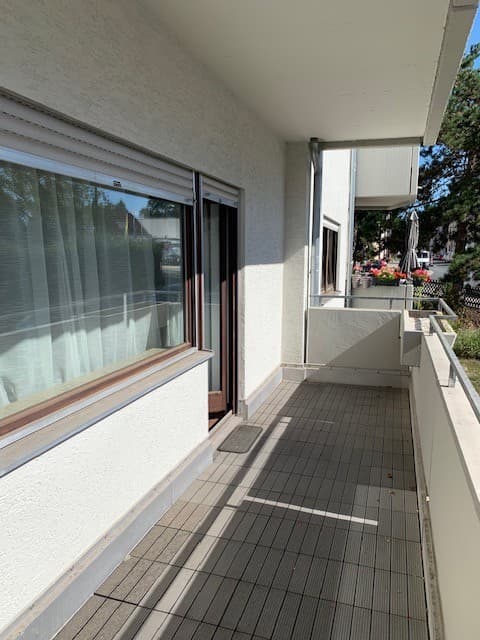 Modernisierte Wohnung mit zwei Balkonen ...