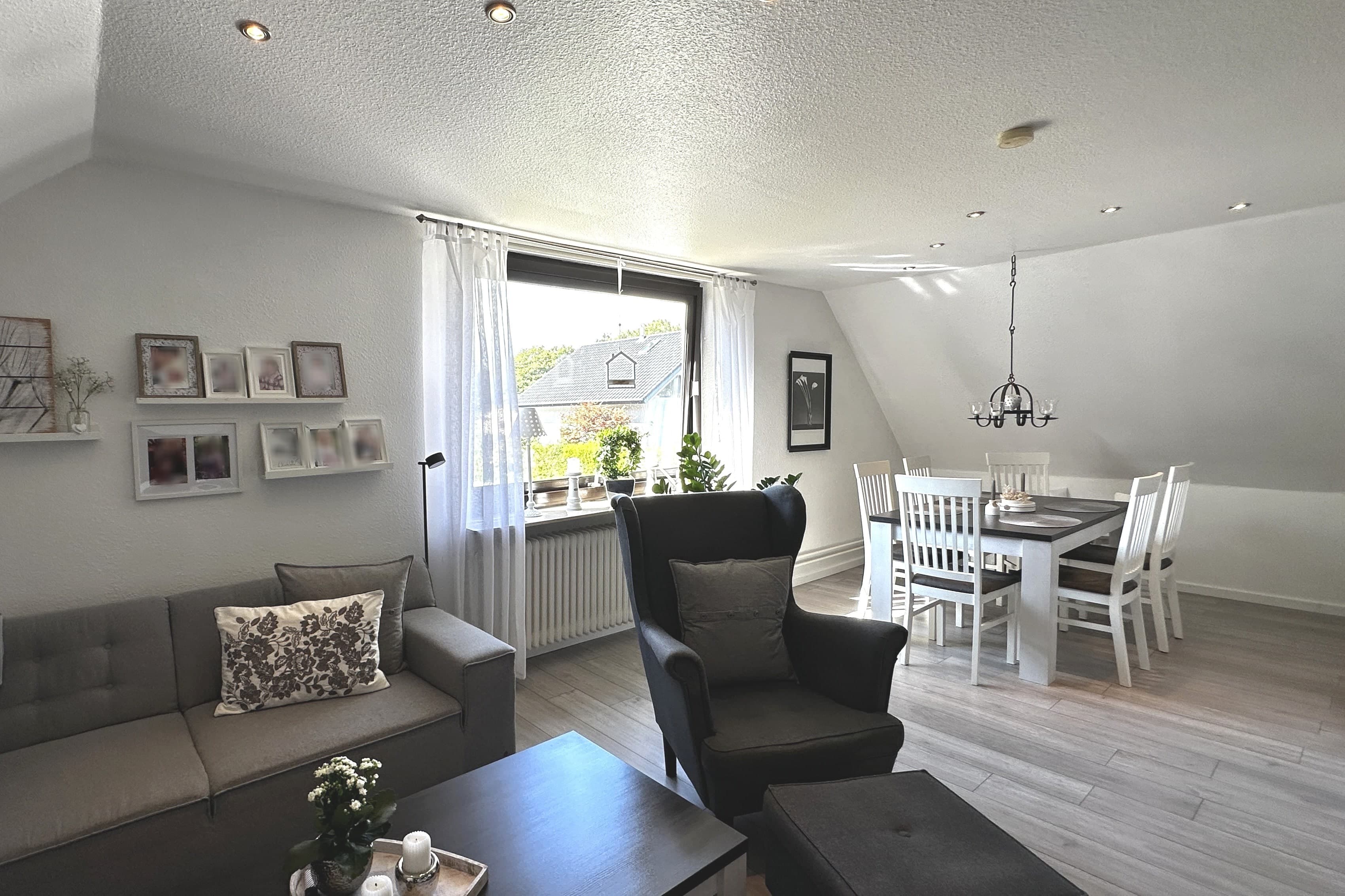 Charmante Dachgeschosswohnung mit Garten & Spitzboden