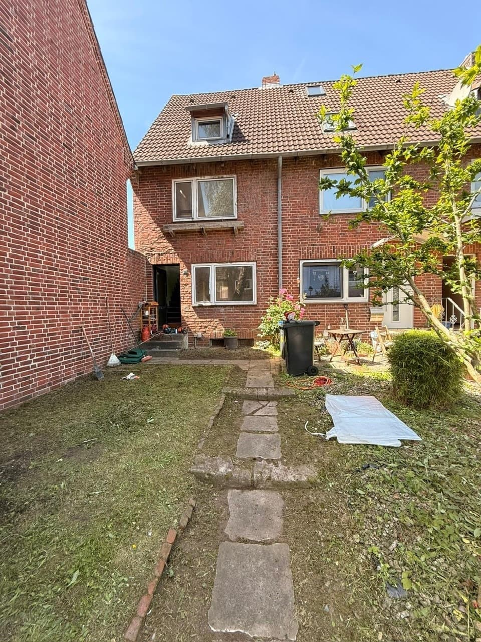 Reihenendhaus mit großem Entwicklungspotenzial