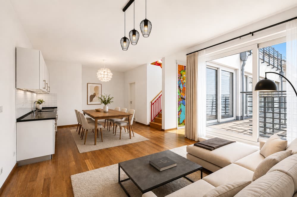 Bezugsfrei: 3-Zi.-Penthousewohnung mit Dachterrasse, Stellplatz nahe Boxhagener Platz & Uber Arena