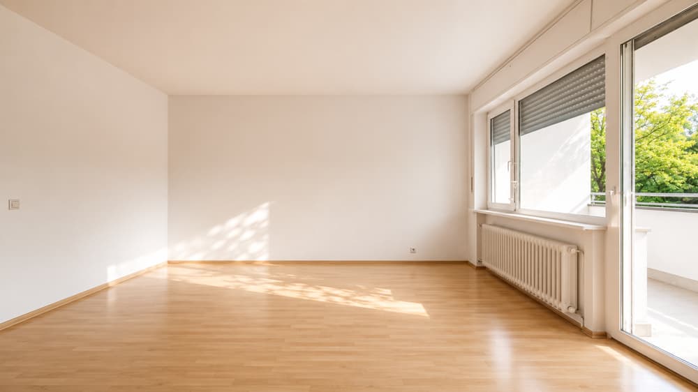 Bezugsfrei: 1/2-Zimmer-Wohnung mit Balkon und Wasserblick auf das Maybachufer