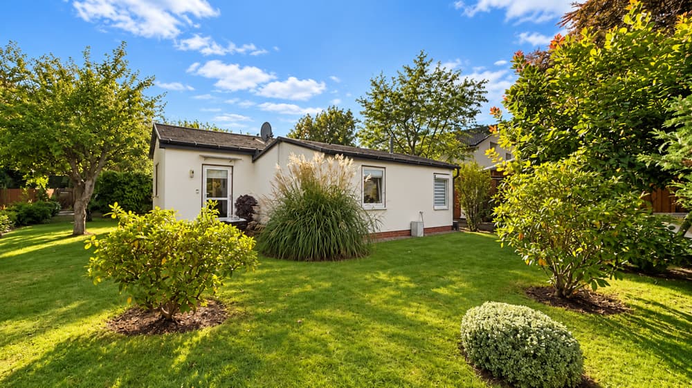 Bezugsfreier 3-Zimmer-Bungalow mit großem Garten, Terrasse und Garage in Blankenfelde-Mahlow