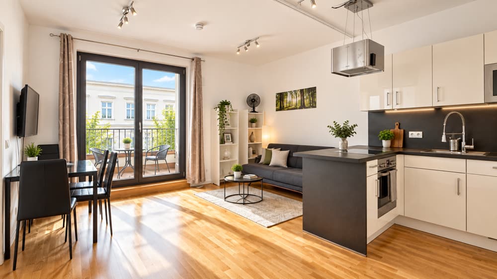 Bezugsfreie 2-Zimmer-Wohnung mit Balkon nahe Alexanderplatz