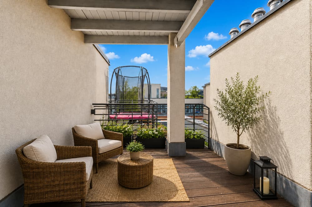 Bezugsfreie 3-Zimmer-Penthousewohnung mit Dachterrasse, Stellplatz im Herzen von Friedrichshain