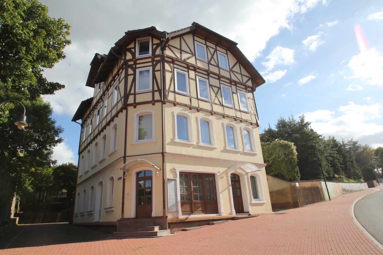 Heringen, Wohn-und Geschäftshaus