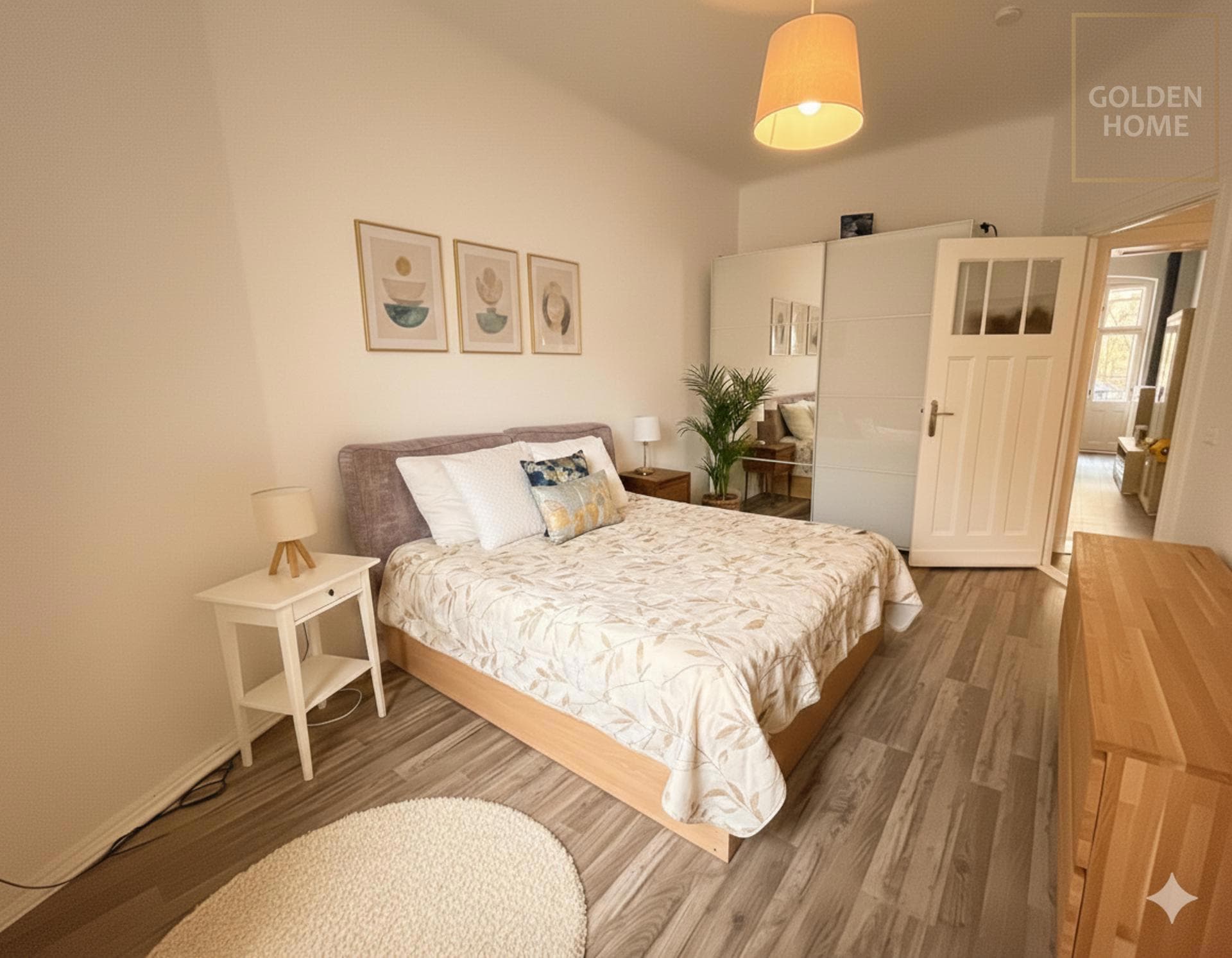 Berliner Altbaucharme trifft modernes Wohnen mit Balkon in begehrter Lage
