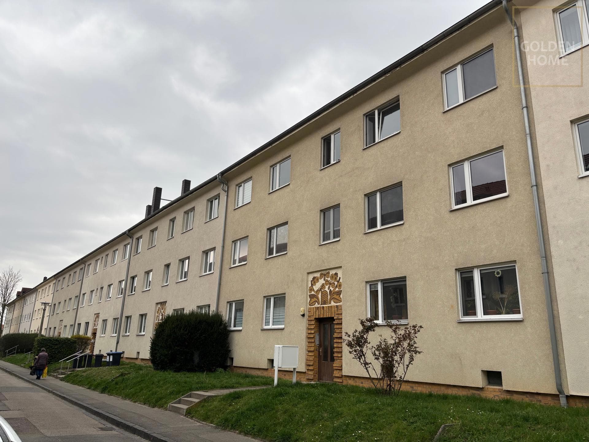 2-Zimmer-Wohnung in Gohlis-Nord mit Balkon und Garage !!