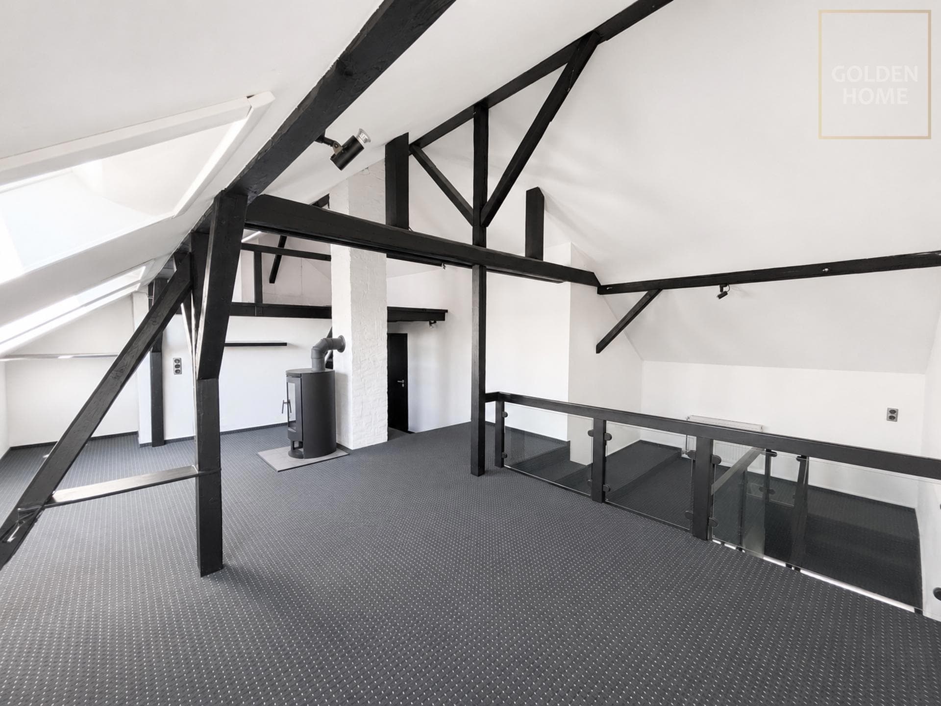 6-Zimmer-Maisonettewohnung mit Dachterrasse und Stellplatz