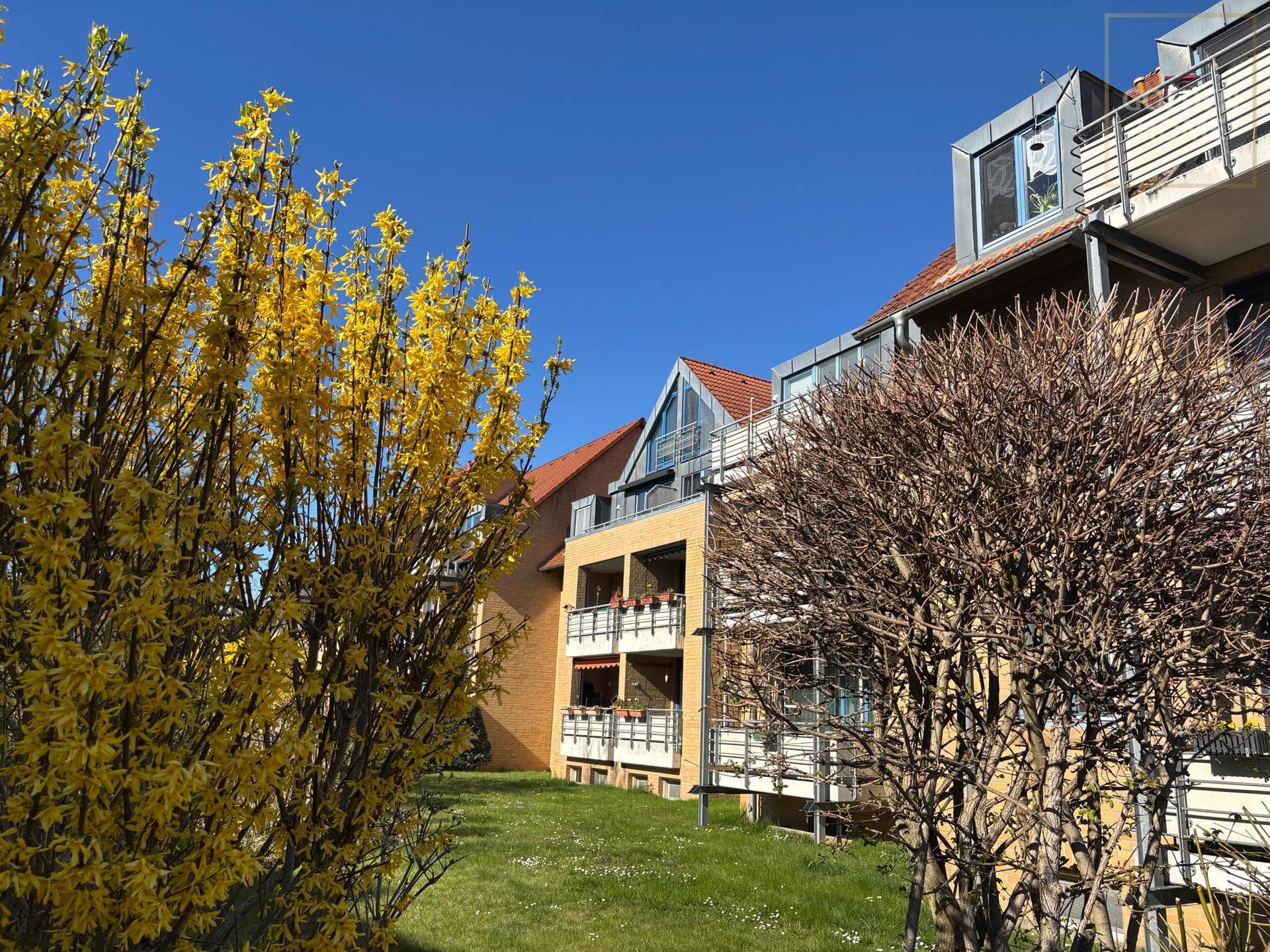 Attraktive - Wohnung mit Klimaanlage in grüner Wohnlage !!
