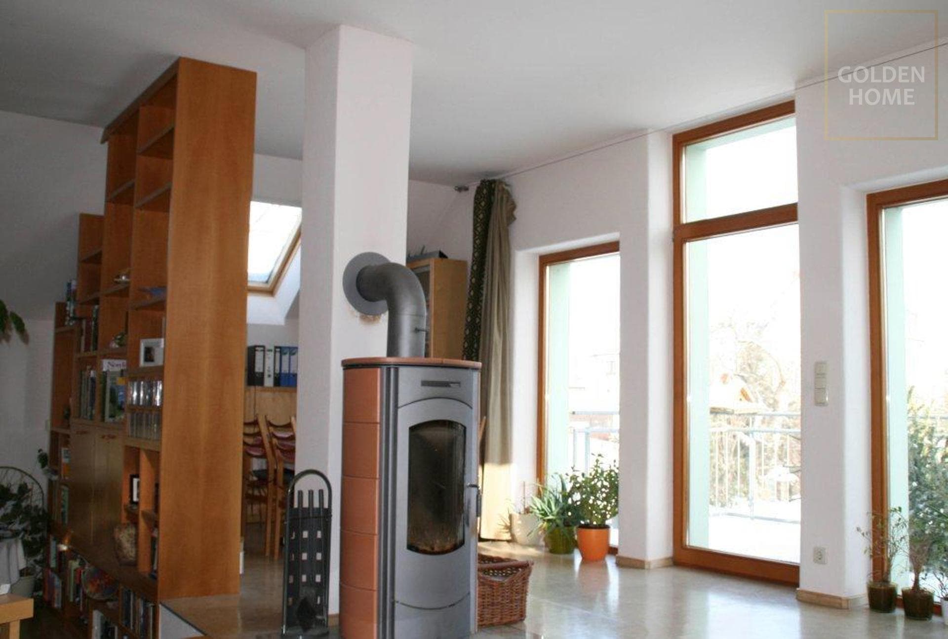 Zweifamilienhaus mit großem Grundstück in zentraler Wohnlage !!