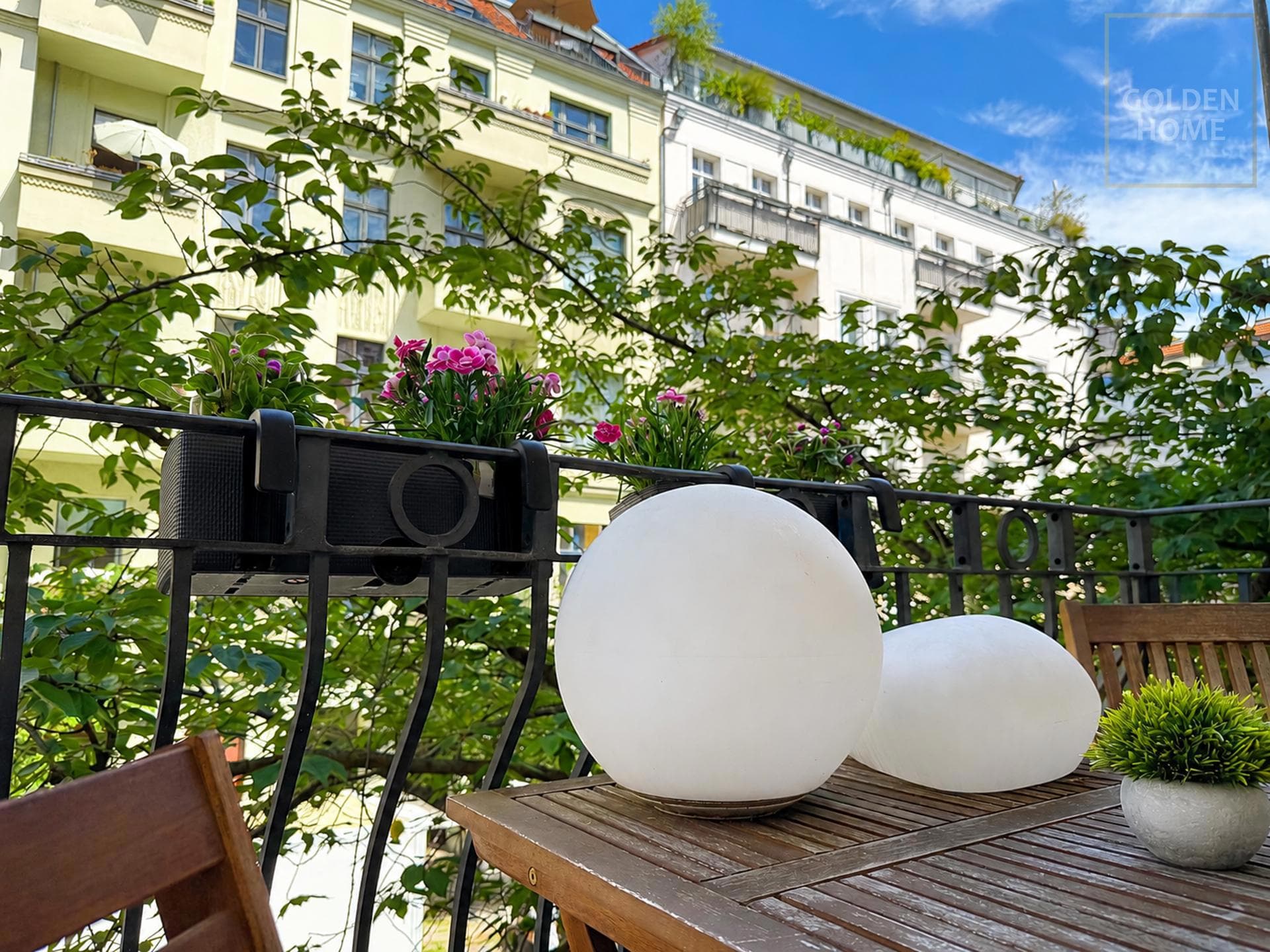 Besondere Altbauwohnung mit Potenzial: 3 Zimmer, zwei Balkone & flexibler Grundriss