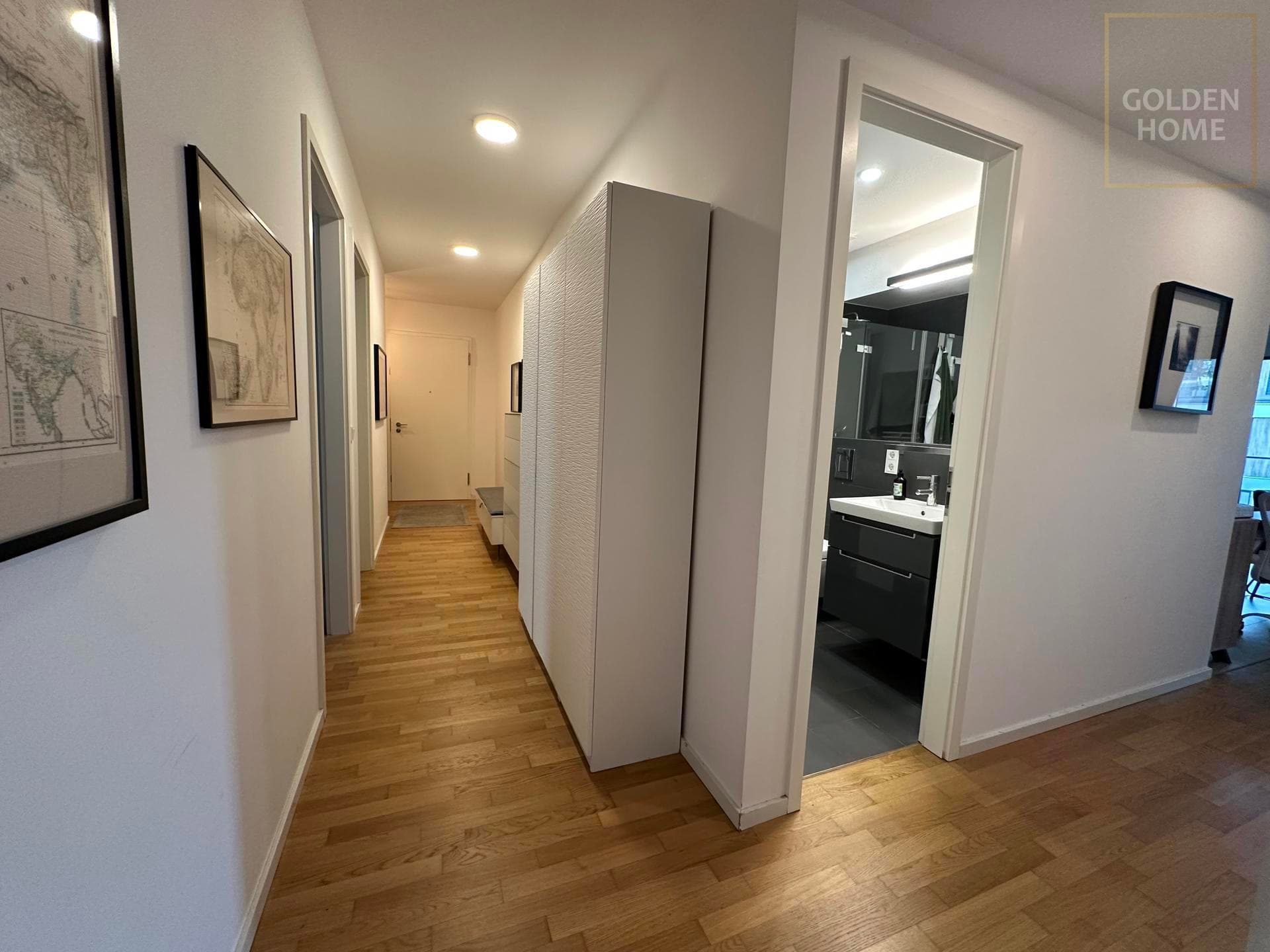 Modernes Wohnen mit Klasse - 4 Zimmer, Balkon & Concierge