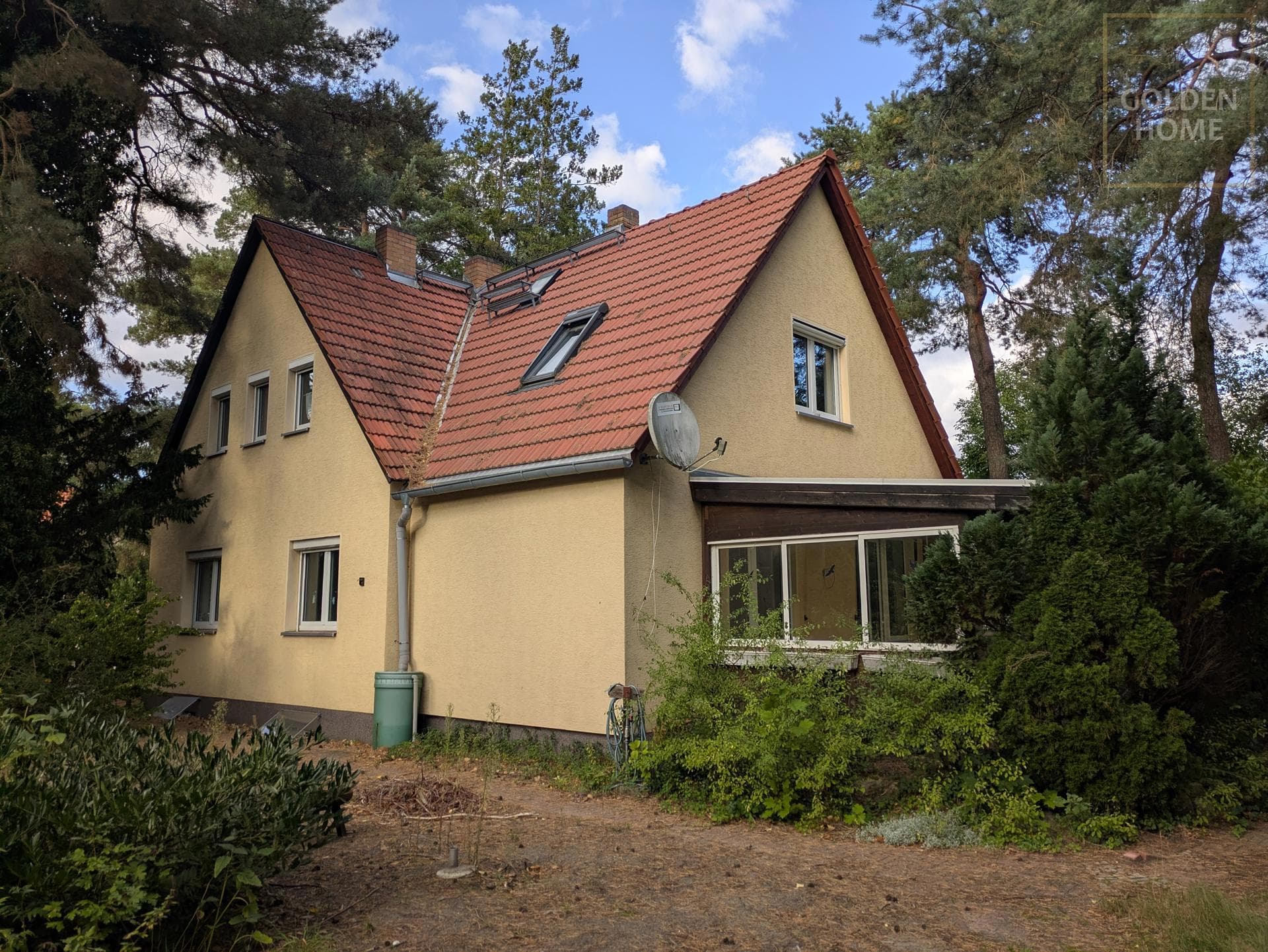 Siedlungshaus von 1932 mit Wintergarten auf ruhigem Eckgrundstück
