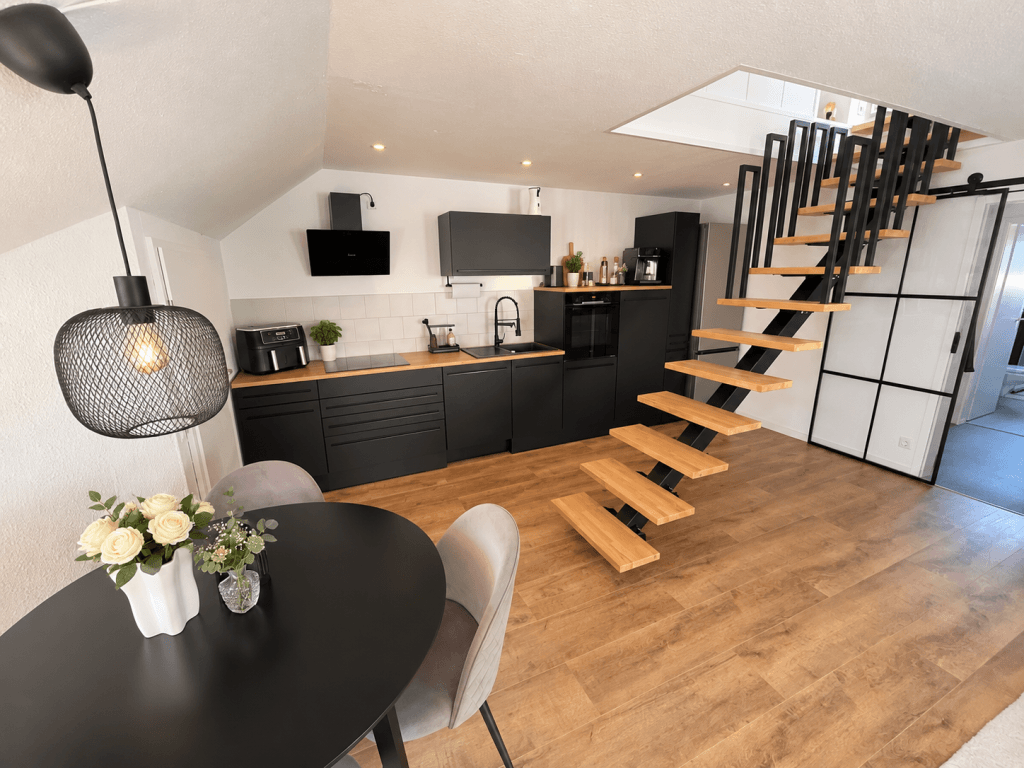 Wohnqualität mit exklusivem Anspruch! Elegantes 2,5 Zimmer-Dachstudio!