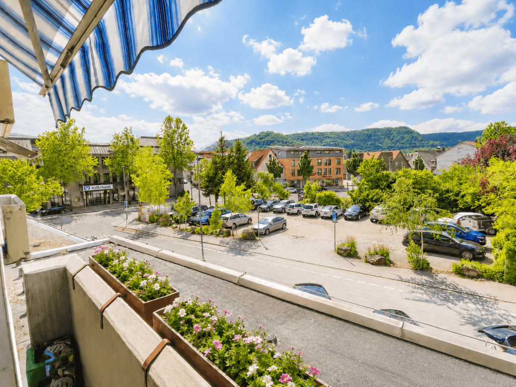 Alles in Reichweite! Attraktive 4-Zimmer-Wohnung mit Balkon & Aufzug!