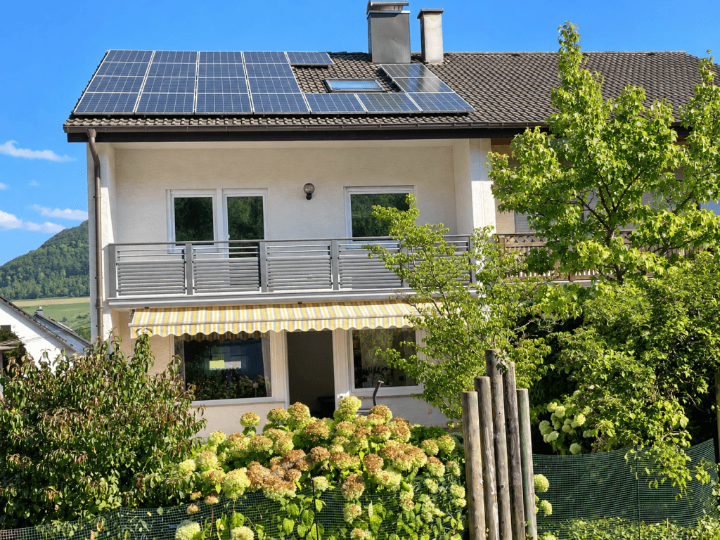 Repräsentative Doppelhaushälfte mit Balkon & Terrasse für moderne Ansprüche!
