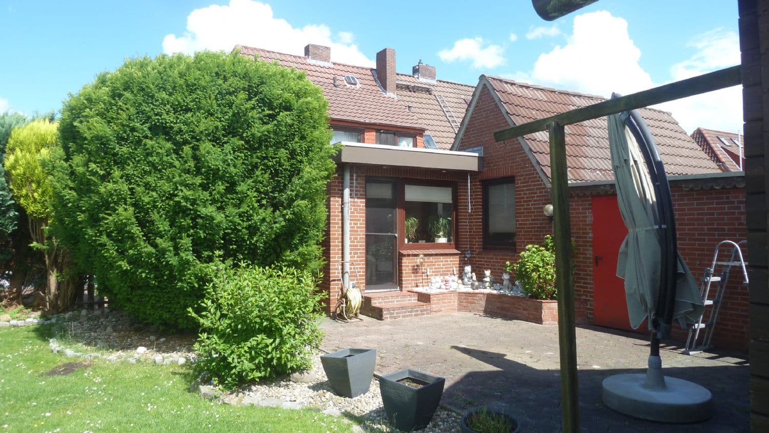 1289.) Ebenerdig bewohnbare Doppelhaushälfte mit integrierter Garage und großzügigem Gartenhaus in ruhiger Lage am Rande von Wilhelmshaven/Voslapp Objekt
