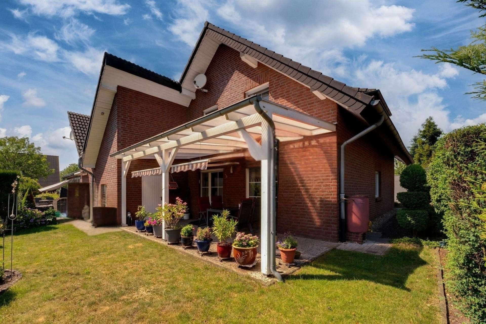 Elten: Charmantes Wohnhaus in bester Lage am Eltener Berg