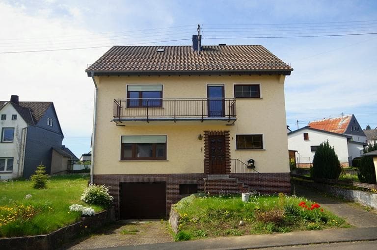 Meudt, solides Wohnhaus mit zusätzlichem Bauplatz *VIRTUELLE 360° BESICHTIGUNG AUF ANFRAGE*
