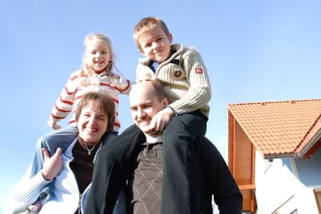 Einfamilienhaus mit Anbau und Nebengebäude in Königsfeld
