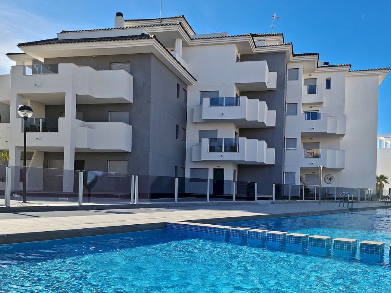 Neubau-Penthouse in ruhiger und sicheren Gegend