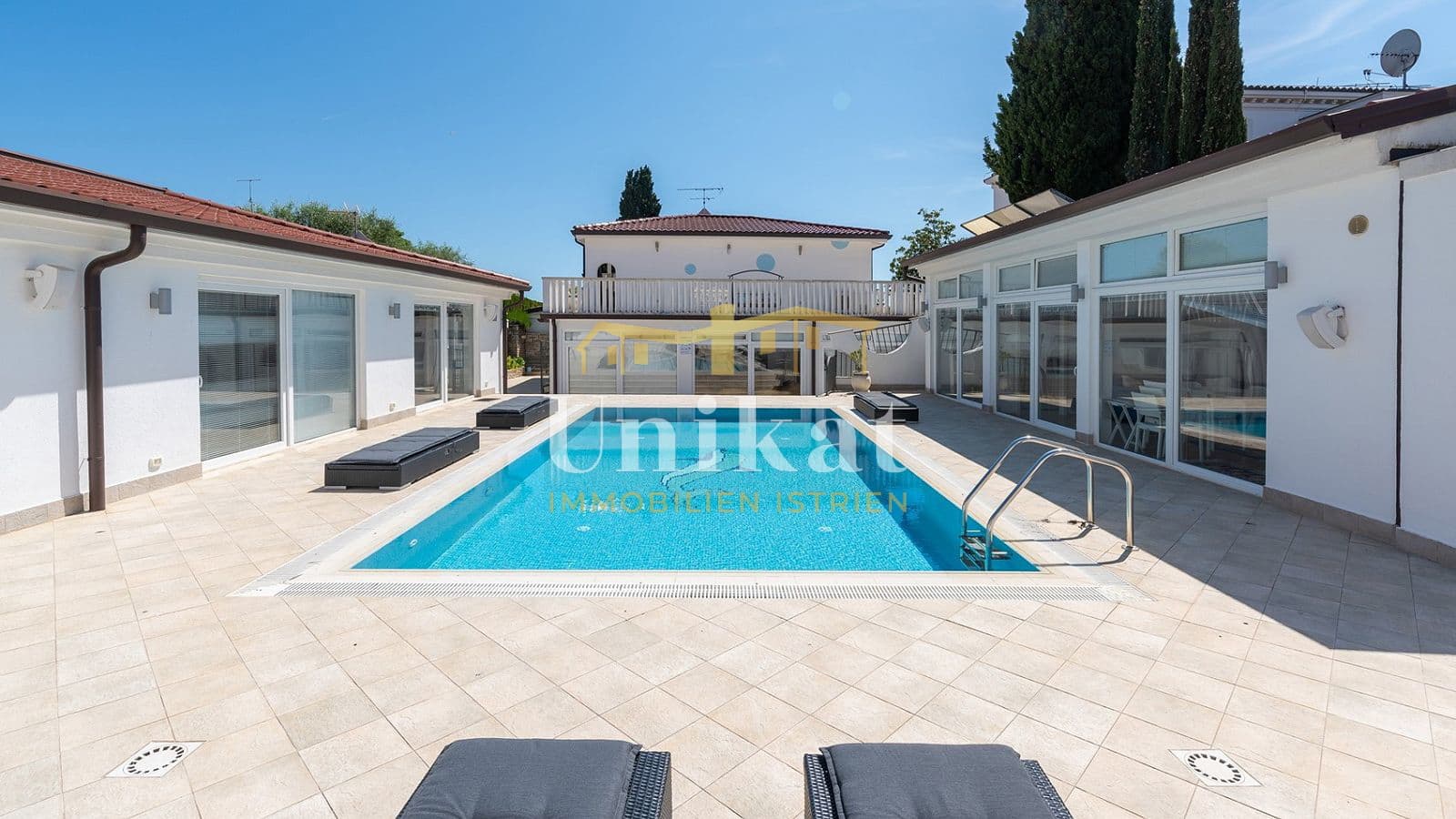 Luxushaus – erste Reihe am Meer
