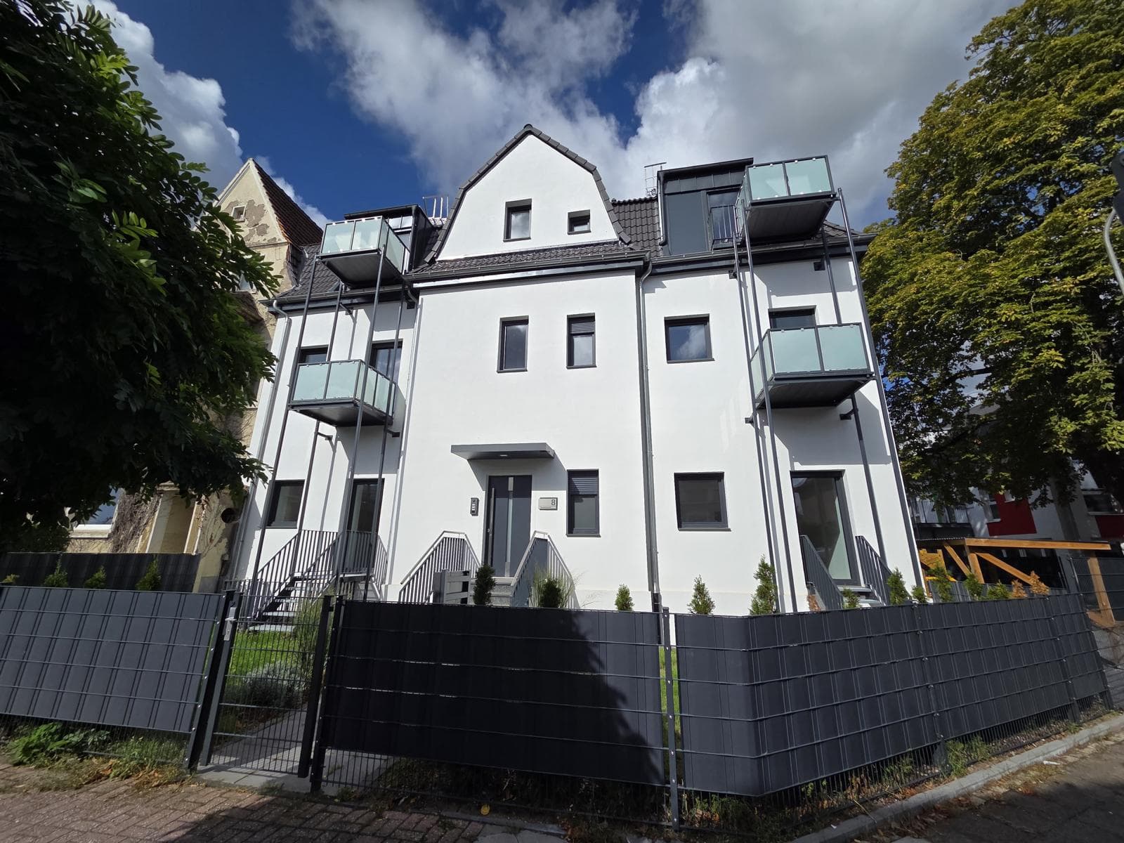 EG-Wohnung mit kleinem Garten - Erstbezug nach Kernsanierung!