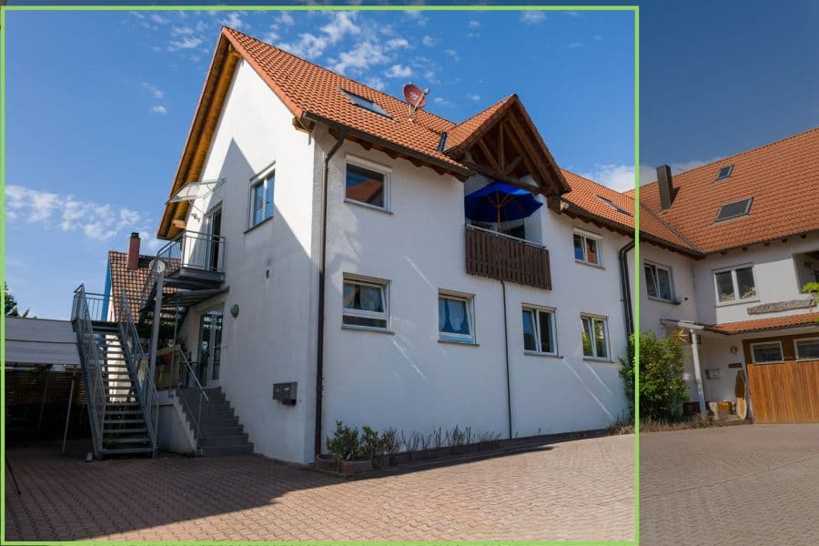 Provisionsfrei* Großzügiges Zweifamilienhaus - zwei Wohneinheiten, Terrasse, Balkon und eigene Stellplätze