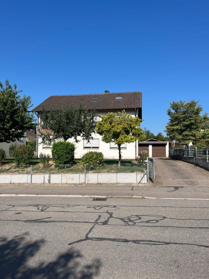 Provisionsfrei* Zweifamilienhaus auf großem Grundstück (750 qm) in Müllheim von privat