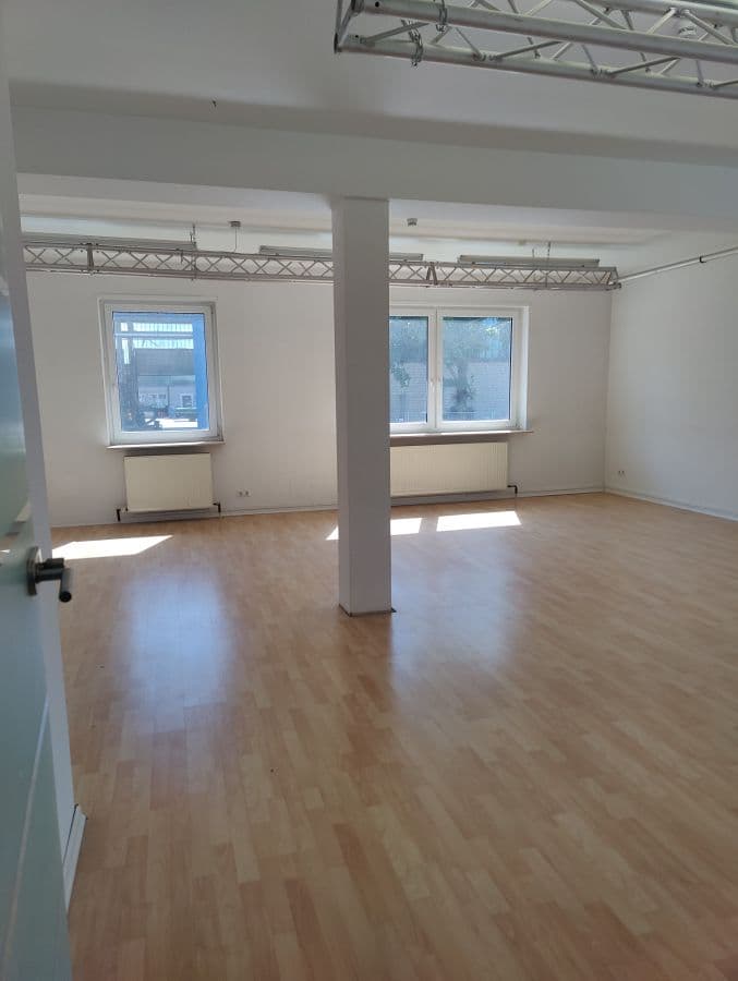 Helles Büro/Studio/Atelier, 51 m², mit Klimaanlage und Parkmöglichkeiten