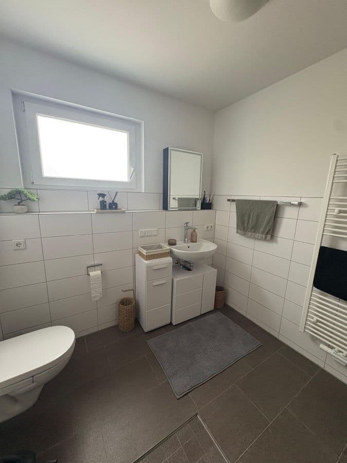Moderne 2-Zimmerwohnung mit Küche & Fußbodenheizung in zentraler Lage